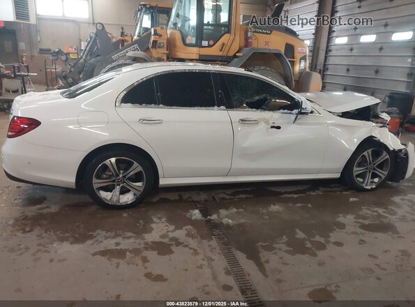 WDDZF4KB0KA669691 2019 MERCEDES-BENZ E-CLASS White Вид задньої частини салону