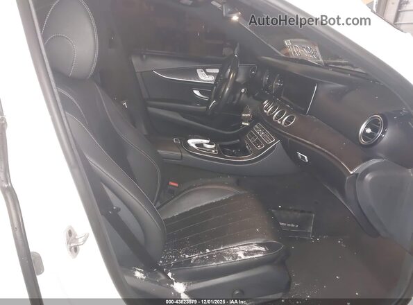 WDDZF4KB0KA669691 2019 MERCEDES-BENZ E-CLASS White Вид салону спереду