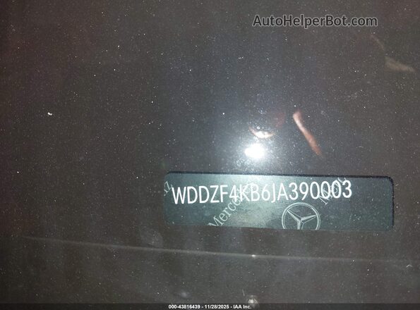 WDDZF4KB6JA390003 2018 MERCEDES-BENZ E-CLASS White Vista del compartimento del motor
