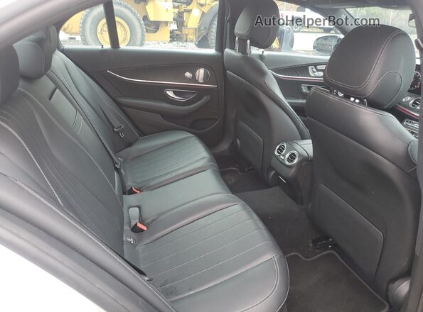 WDDZF8EB7LA748635 2020 MERCEDES-BENZ E Silver Widok tylnych siedzeń