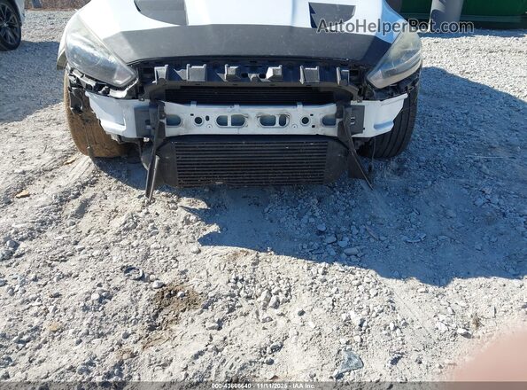 WF0DP3TH9H4123247 2017 FORD FOCUS RS White Front view