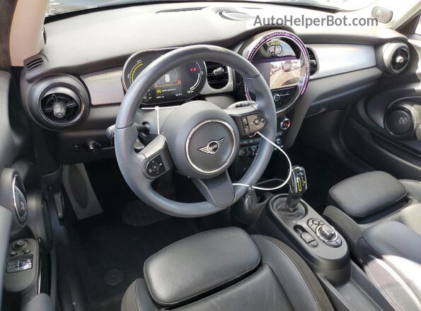 WMW13DJ01P2T01406 2023 MINI COOPER Silver Widok deski rozdzielczej