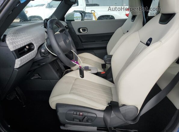 WMW13GD02S2W58311 2025 MINI COOPER Blue Вид салону спереду