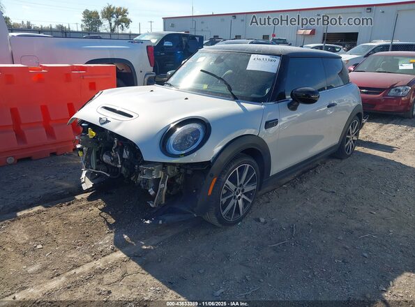 WMW53DH03P2T54258 2023 MINI HARDTOP Silver წინა მარცხენა ხედი სამი მეოთხედიდან