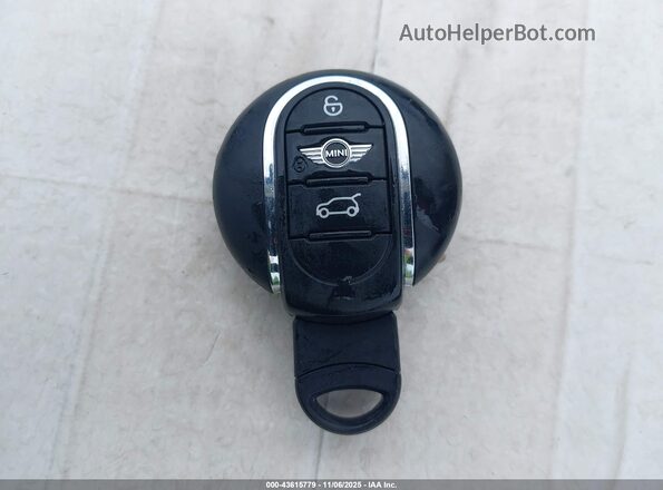 WMWLU5C50H2E81552 2017 MINI CLUBMAN Серый Вид панели приборов