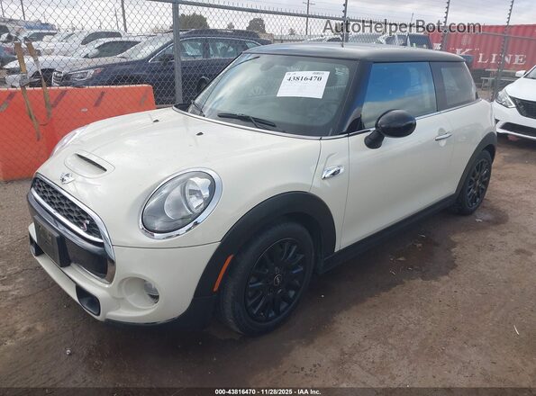 WMWXP7C38H2A45700 2017 MINI HARDTOP White Przód lewy