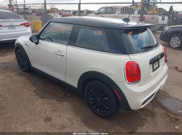 WMWXP7C38H2A45700 2017 MINI HARDTOP White Tył lewy