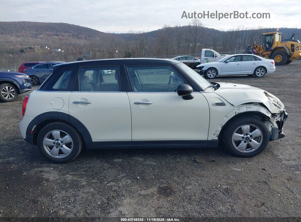 WMWXU1C54J2F80570 2018 MINI HARDTOP White Вид задньої частини салону
