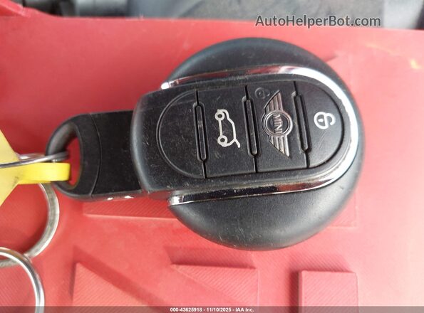 WMWXU3C50J2B64804 2018 MINI HARDTOP Red Dashboard view