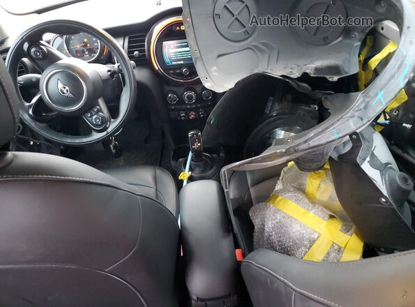 WMWXU7C09L2L89122 2020 MINI COOPER Silver Dashboard view