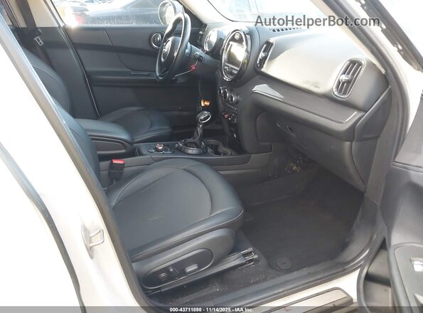 WMZYS7C3XH3E06702 2017 MINI COUNTRYMAN White Vista interior delantera