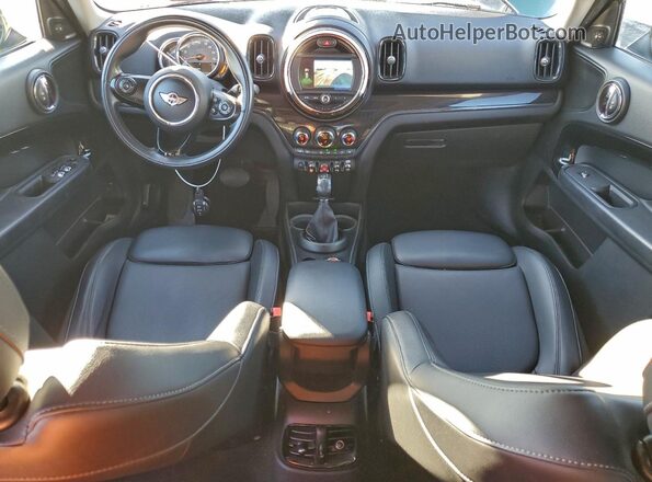 WMZYV5C30J3E04698 2018 MINI COOPER Green Vista del salpicadero
