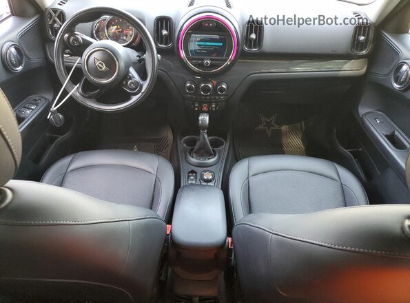 WMZYV5C51K3F58243 2019 MINI COOPER Black Առջևի վահանակի տեսք