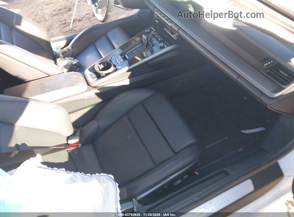 WP0AA2A95MS207049 2021 PORSCHE 911 Белый Вид салона спереди