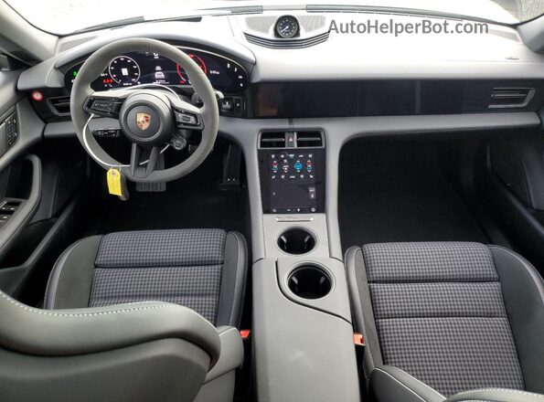 WP0AB2Y10SSA41603 2025 PORSCHE TAYCAN Teal Vista del salpicadero