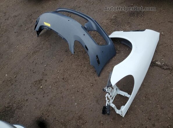 WP0AE2A76JL128935 2018 PORSCHE PANAMERA White Vista del compartimento del motor