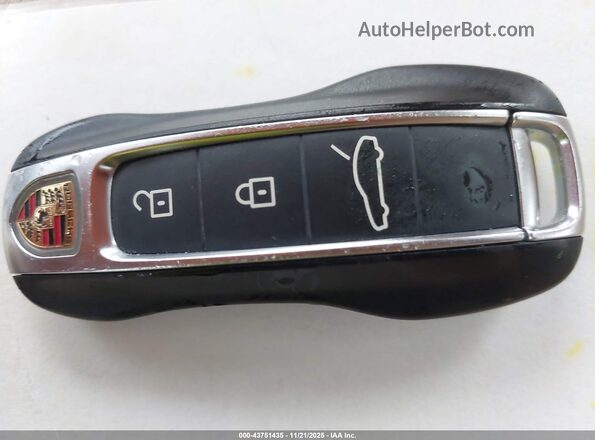 WP0AJ2A74PL102483 2023 PORSCHE PANAMERA Dark Brown Առջևի վահանակի տեսք