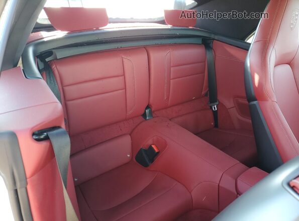 WP0CA2A91SS235646 2025 PORSCHE 911 White Vista de los asientos traseros