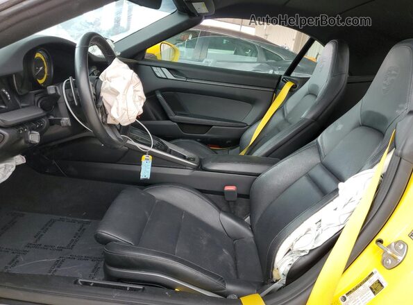 WP0CB2A98LS263152 2020 PORSCHE 911 Yellow Вид салону спереду