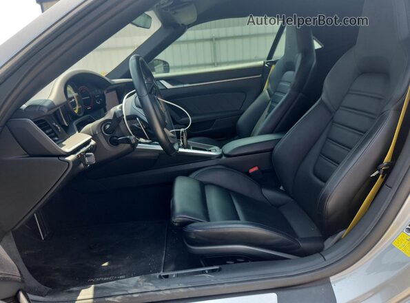WP0CD2A94MS263614 2021 PORSCHE 911 Серебряный Вид салона спереди