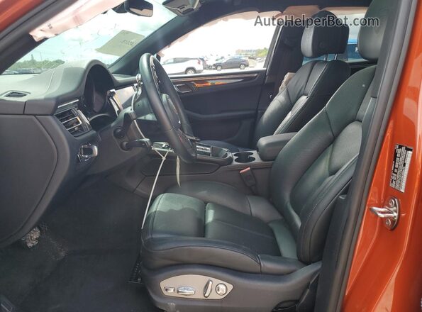 WP1AA2A50NLB00675 2022 PORSCHE MACAN Оранжевый Вид салона спереди