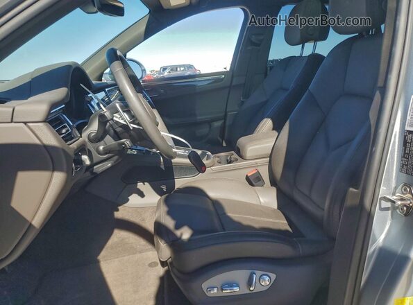 WP1AA2A51PLB03149 2023 PORSCHE MACAN Серебряный Вид салона спереди