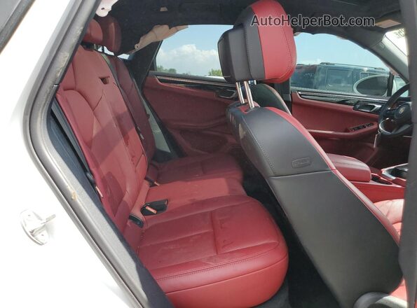 WP1AA2A51PLB07055 2023 PORSCHE MACAN White Vista interior trasera