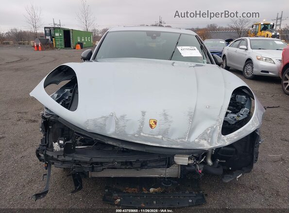 WP1AA2A54SLB04630 2025 PORSCHE MACAN Light Blue Вид панели приборов