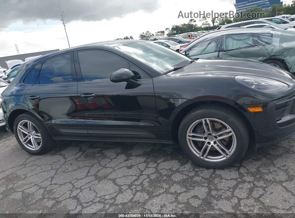 WP1AA2A55NLB10070 2022 PORSCHE MACAN Black Widok wnętrza z tyłu