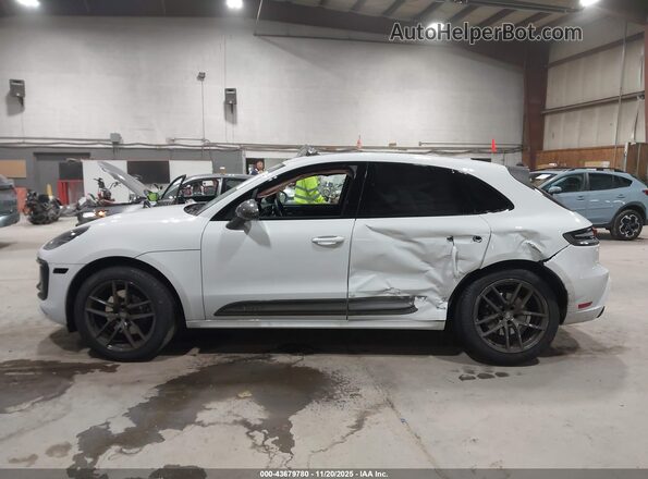 WP1AA2A56SLB11613 2025 PORSCHE MACAN White 360 interior view