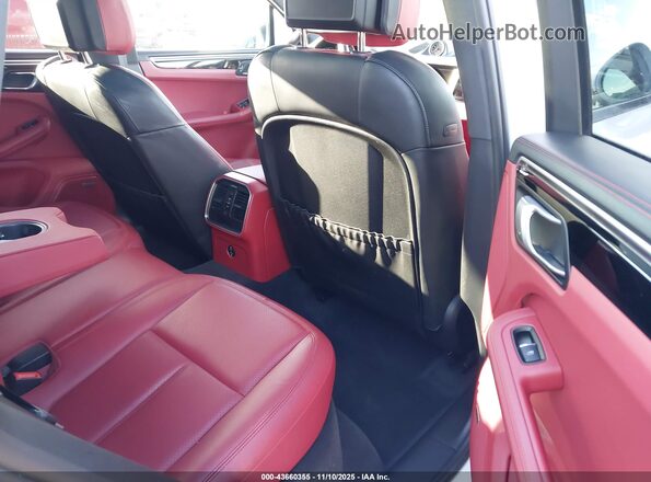 WP1AA2A57MLB00610 2021 PORSCHE MACAN White Widok naklejki z numerem VIN