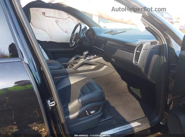 WP1AA2AY0LDA03395 2020 PORSCHE CAYENNE Black Widok wnętrza z przodu