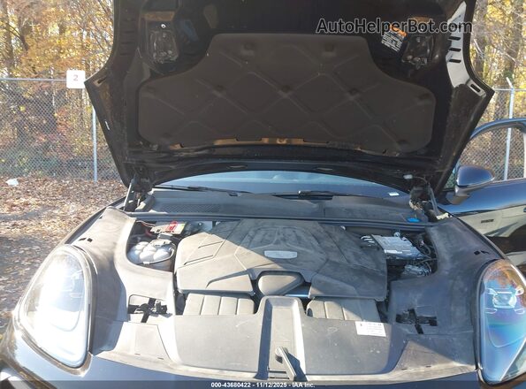 WP1AA2AY0LDA03395 2020 PORSCHE CAYENNE Black Widok z tyłu