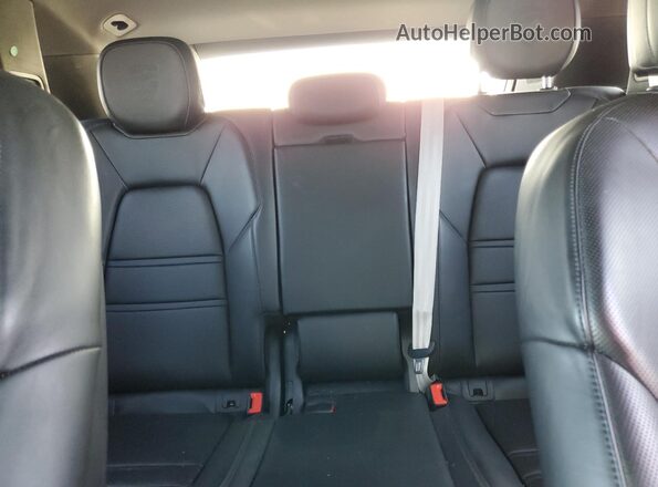WP1AA2AY0PDA02947 2023 PORSCHE CAYENNE Black Widok tylnych siedzeń
