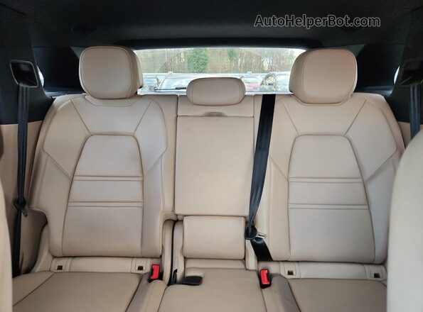 WP1AA2AY1LDA09688 2020 PORSCHE CAYENNE Beige უკანა სავარძლების ხედი