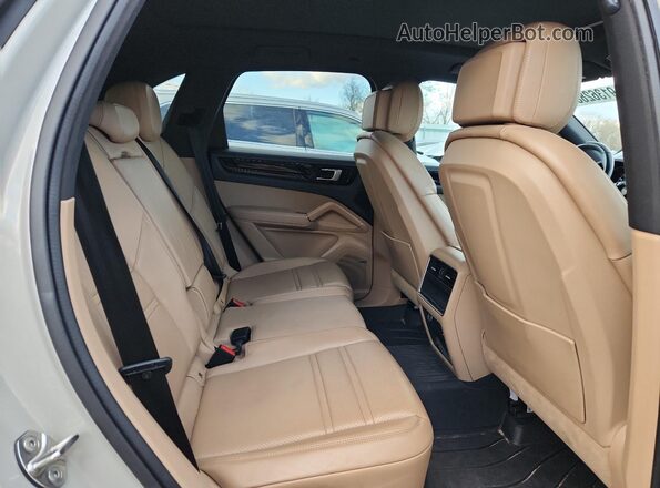 WP1AA2AY1LDA09688 2020 PORSCHE CAYENNE Beige უკანა სალონის ხედი