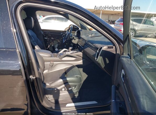WP1AA2AY3LDA07215 2020 PORSCHE CAYENNE Black წინა სალონის ხედი