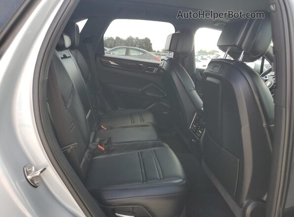 WP1AA2AY4LDA10494 2020 PORSCHE CAYENNE Silver Vista interior trasera