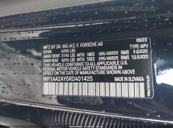 WP1AA2AY5RDA01425 2024 PORSCHE CAYENNE Blue ძრავის განყოფილების ხედი