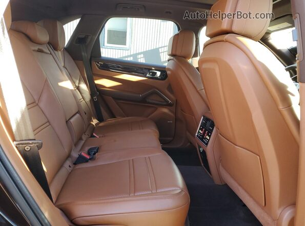 WP1AA2AY6LDA09993 2020 PORSCHE CAYENNE Brown Սալոնի հետևի տեսք
