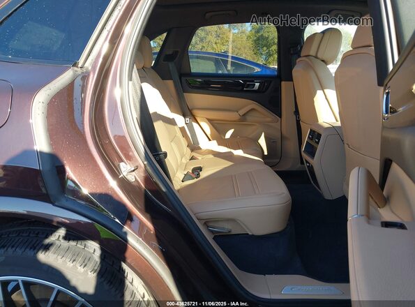 WP1AA2AY7LDA04737 2020 PORSCHE CAYENNE Purple Widok naklejki z numerem VIN