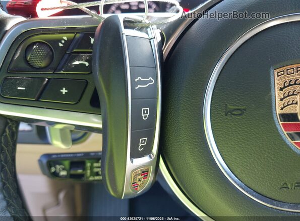WP1AA2AY7LDA04737 2020 PORSCHE CAYENNE Purple Widok deski rozdzielczej
