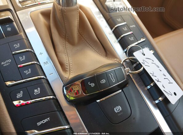 WP1AB2A55GLB53856 2016 PORSCHE MACAN Dark Blue Вид панели приборов