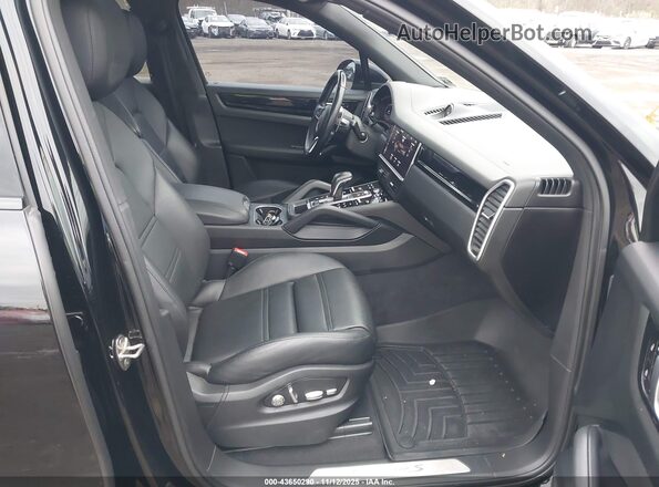 WP1AB2AY4MDA28296 2021 PORSCHE CAYENNE Black Widok wnętrza z przodu