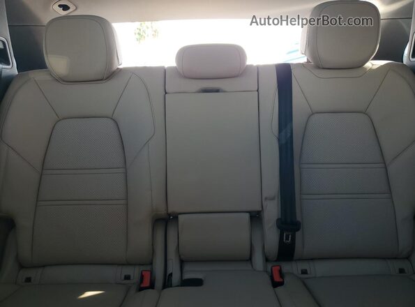 WP1AB2AY4MDA28931 2021 PORSCHE CAYENNE Gray Widok tylnych siedzeń