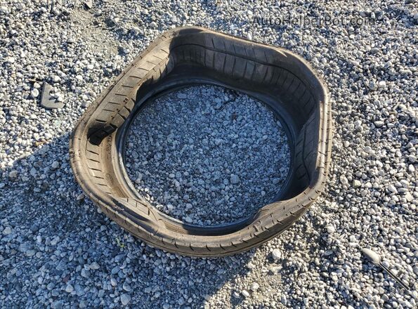 WP1AD2A29JLA81146 2018 PORSCHE CAYENNE Черный Вид наклейки с VIN-кодом