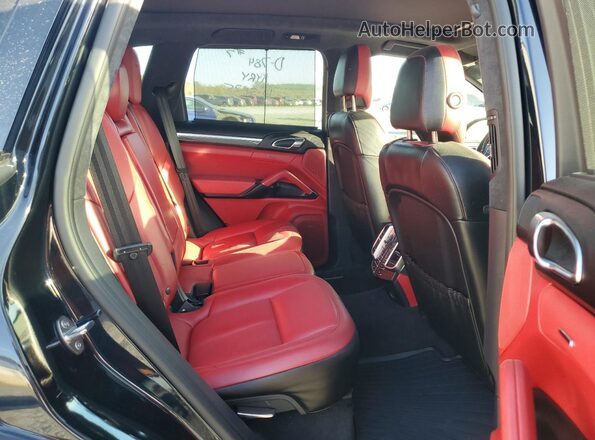 WP1AD2A29JLA81146 2018 PORSCHE CAYENNE Черный Вид задней части салона