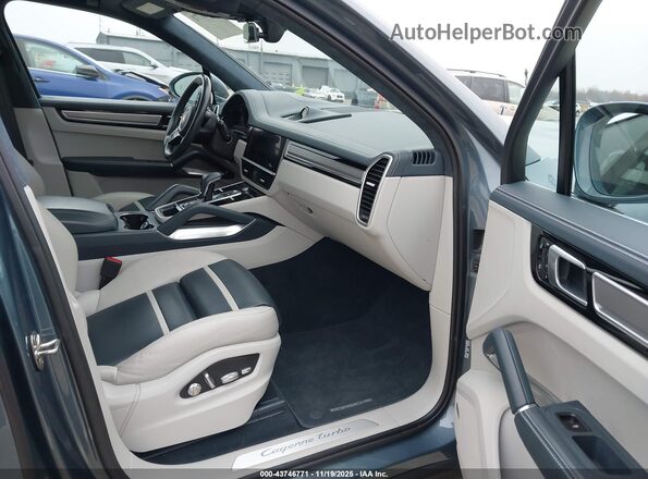 WP1AF2AY6LDA39609 2020 PORSCHE CAYENNE Blue Widok wnętrza z przodu