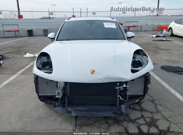 WP1AG2A52PLB38135 2023 PORSCHE MACAN White Widok wnętrza z tyłu