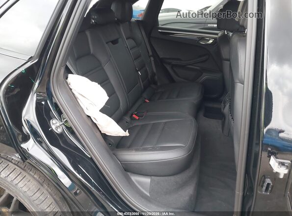 WP1AG2A55PLB38372 2023 PORSCHE MACAN Black VIN կոդի պիտակի տեսք